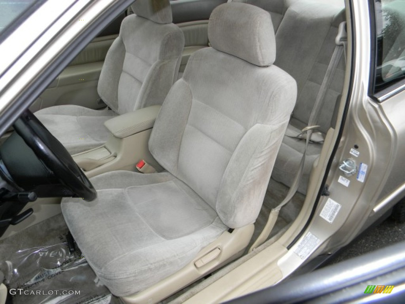 Illustration for article titled Honda Accord vs. Honda Accord Comparo Part II